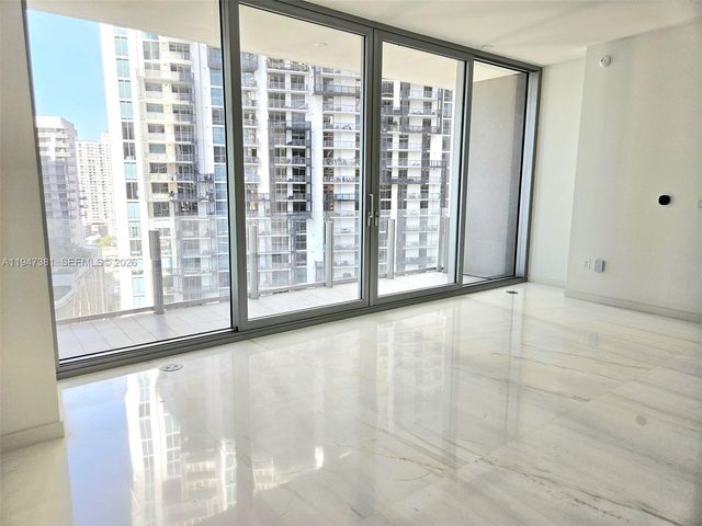 300 Biscayne Blvd Way 2208, Miami, FL 33131