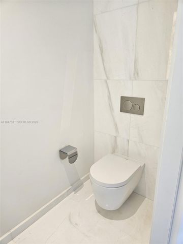 300 Biscayne Blvd Way 2208, Miami, FL 33131