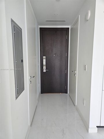 300 Biscayne Blvd Way 2208, Miami, FL 33131