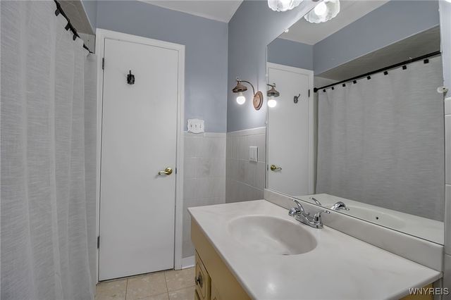 65 Crescent Road, Grand Island, NY 14072