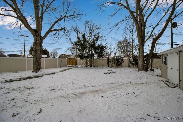 65 Crescent Road, Grand Island, NY 14072