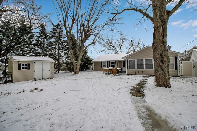 65 Crescent Road, Grand Island, NY 14072