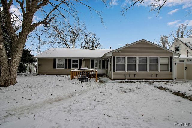 65 Crescent Road, Grand Island, NY 14072