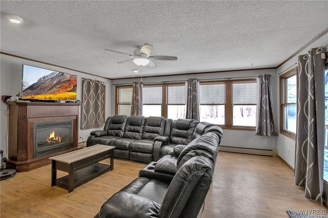 65 Crescent Road, Grand Island, NY 14072