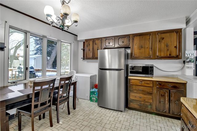 65 Crescent Road, Grand Island, NY 14072