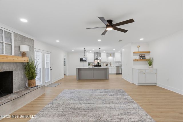 5515 Old Canton Road, Jackson, MS 39211