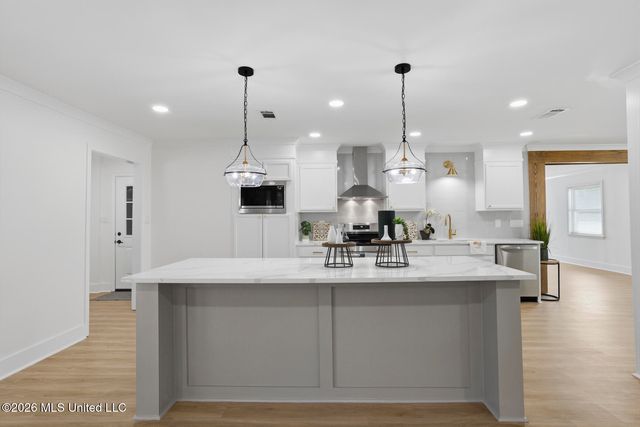 5515 Old Canton Road, Jackson, MS 39211