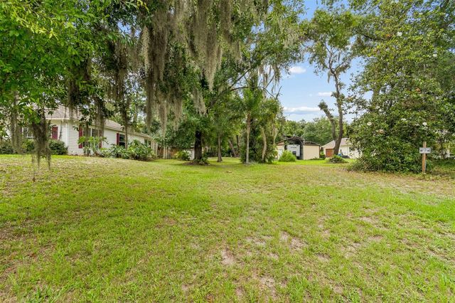 CRESCENT LANE, Lutz, FL 33548