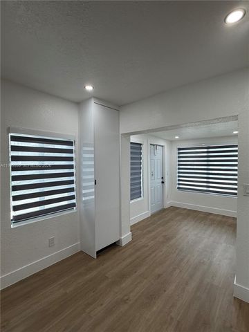 12400 NE 11th Ct 2, North Miami, FL 33161