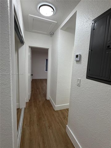 12400 NE 11th Ct 2, North Miami, FL 33161