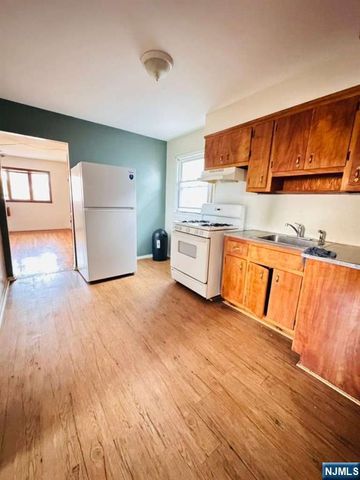 10 Roosevelt Terrace, Irvington, NJ 07111