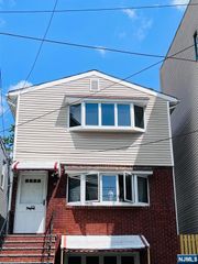 10 Roosevelt Terrace, Irvington, NJ 07111