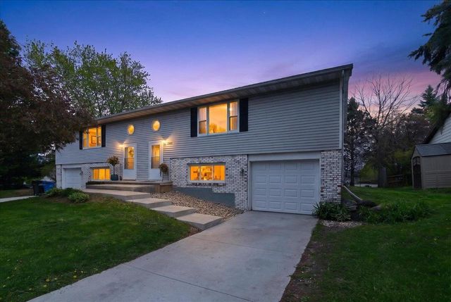 2660-2658 Chesapeake Drive, Fitchburg, WI 53719
