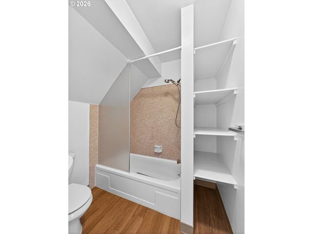 5923 Ne SACRAMENTO St, Portland, OR 97213