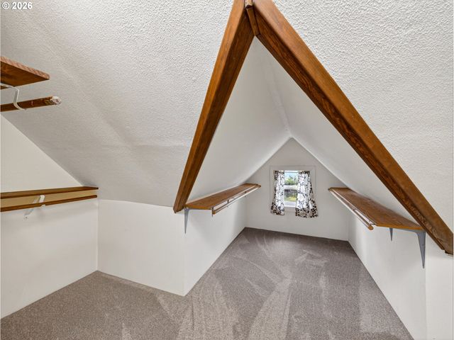 5923 Ne SACRAMENTO St, Portland, OR 97213