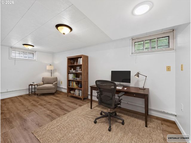 5923 Ne SACRAMENTO St, Portland, OR 97213