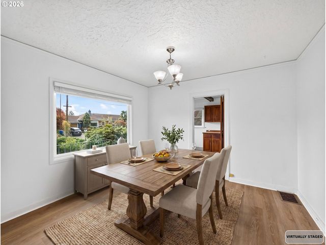 5923 Ne SACRAMENTO St, Portland, OR 97213