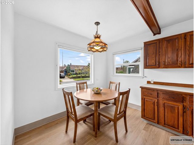 5923 Ne SACRAMENTO St, Portland, OR 97213