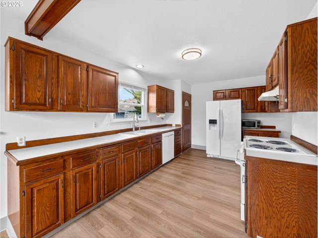 5923 Ne SACRAMENTO St, Portland, OR 97213