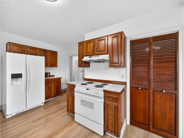 5923 Ne SACRAMENTO St, Portland, OR 97213