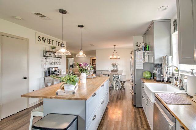 3781 Fm 151, Whitewright, TX 75491