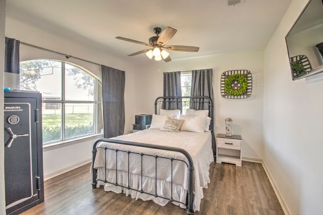 3781 Fm 151, Whitewright, TX 75491