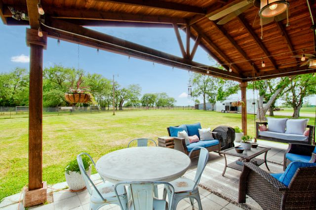 3781 Fm 151, Whitewright, TX 75491