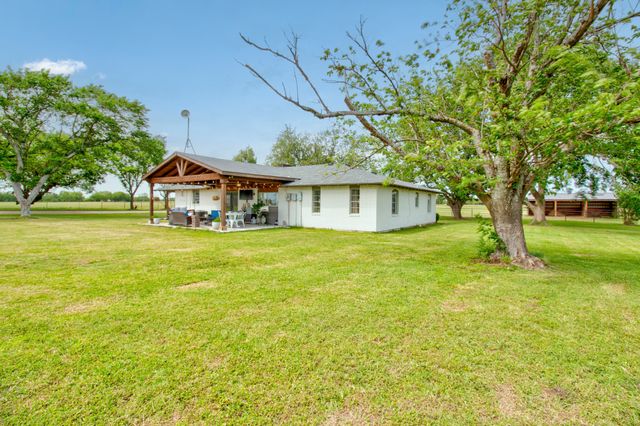 3781 Fm 151, Whitewright, TX 75491