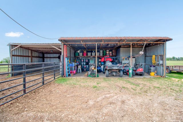 3781 Fm 151, Whitewright, TX 75491