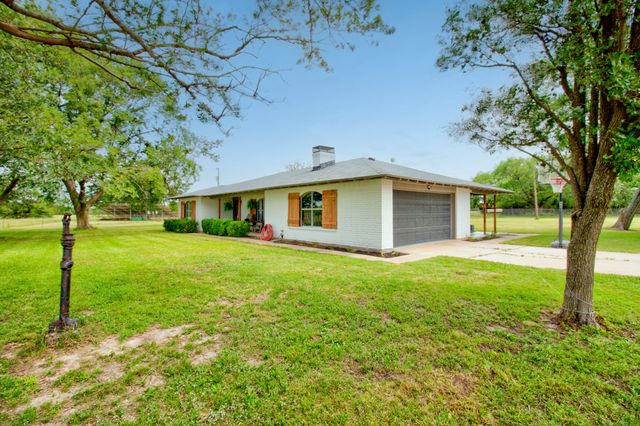 3781 Fm 151, Whitewright, TX 75491