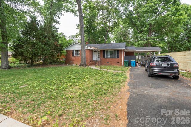 706 Brian Circle, Pineville, NC 28134