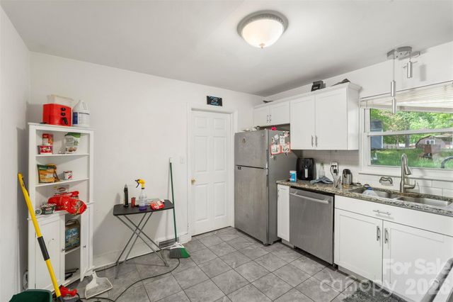 706 Brian Circle, Pineville, NC 28134
