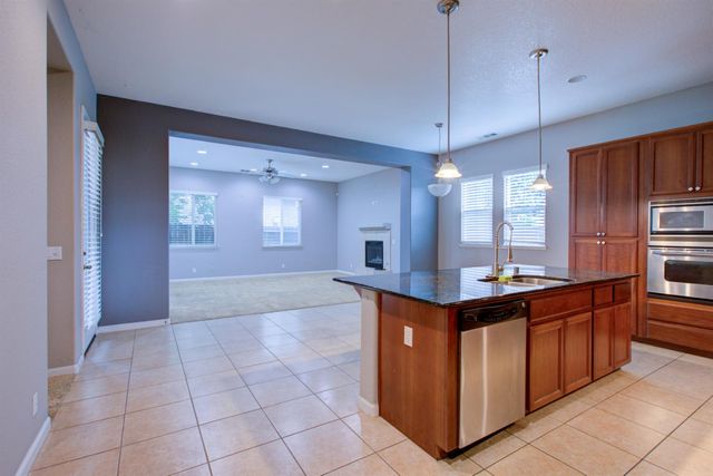 1709 Thomas Ct, Modesto, CA 95355