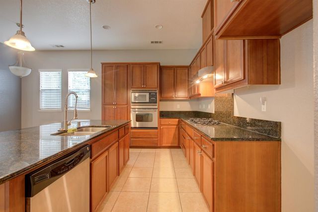 1709 Thomas Ct, Modesto, CA 95355