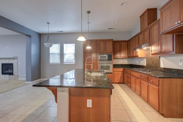 1709 Thomas Ct, Modesto, CA 95355