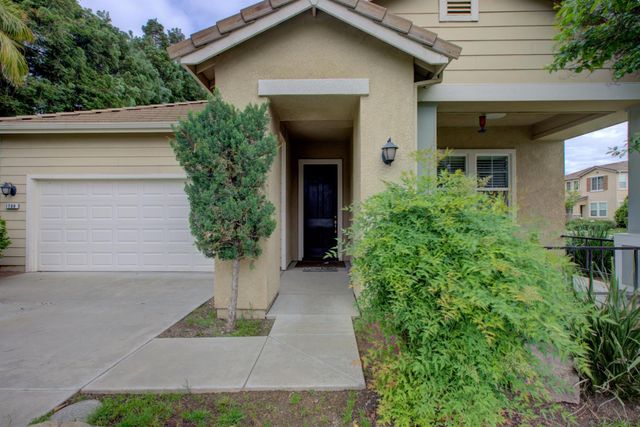 1709 Thomas Ct, Modesto, CA 95355