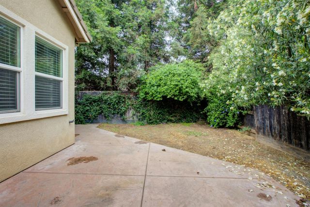 1709 Thomas Ct, Modesto, CA 95355