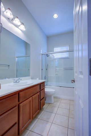 1709 Thomas Ct, Modesto, CA 95355