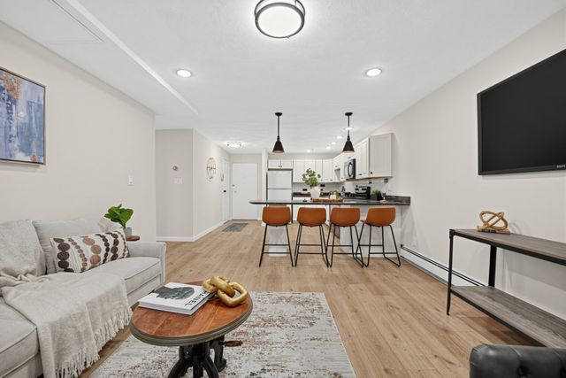 595 Revere Beach Parkway 6, Revere, MA 02151