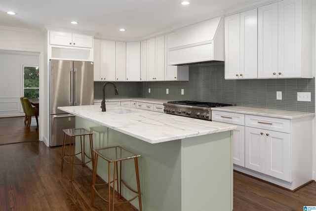 3526 BETHUNE DRIVE, Mountain Brook, AL 35223