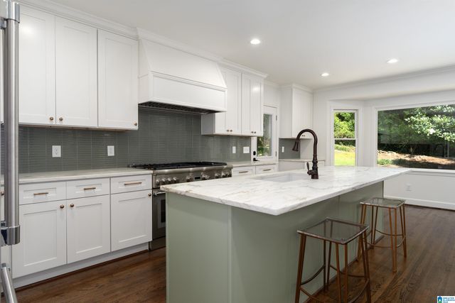 3526 BETHUNE DRIVE, Mountain Brook, AL 35223