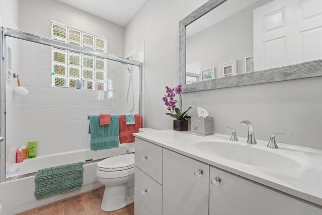 16197 Villa Vizcaya Place, Delray Beach, FL 33446