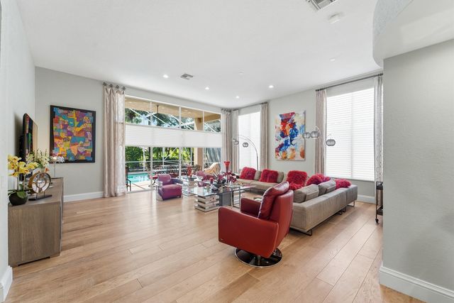 16197 Villa Vizcaya Place, Delray Beach, FL 33446