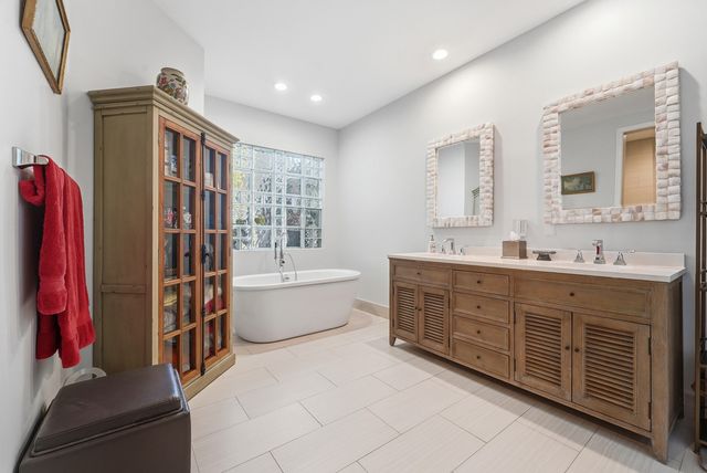 16197 Villa Vizcaya Place, Delray Beach, FL 33446