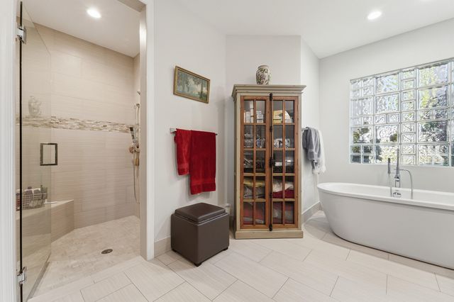 16197 Villa Vizcaya Place, Delray Beach, FL 33446