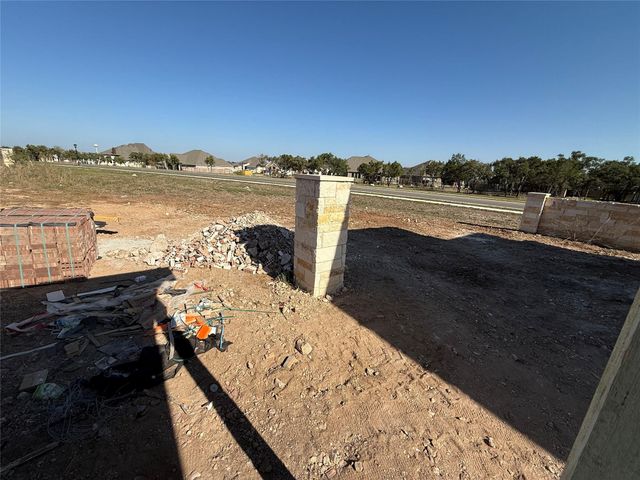 141 Knockout Rose DR, San Marcos, TX 78666