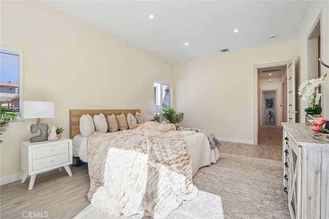8149 Saint Clair Avenue, North Hollywood, CA 91605