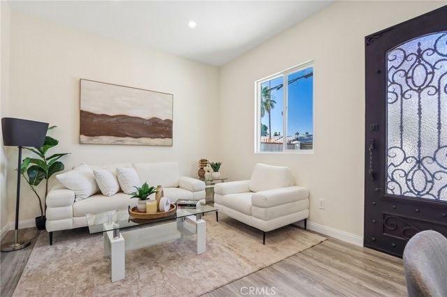 8149 Saint Clair Avenue, North Hollywood, CA 91605