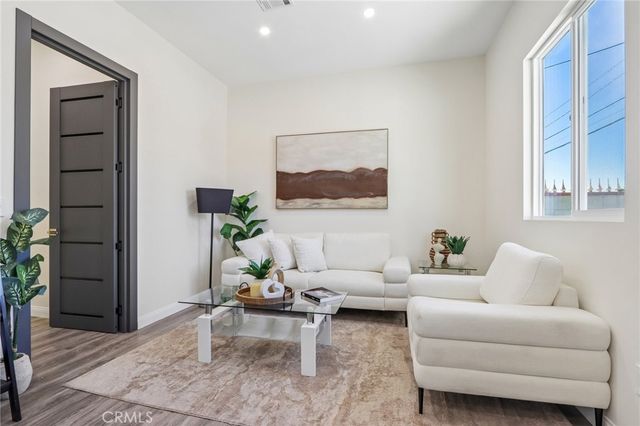8149 Saint Clair Avenue, North Hollywood, CA 91605