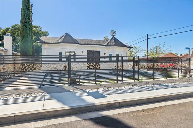 8149 Saint Clair Avenue, North Hollywood, CA 91605